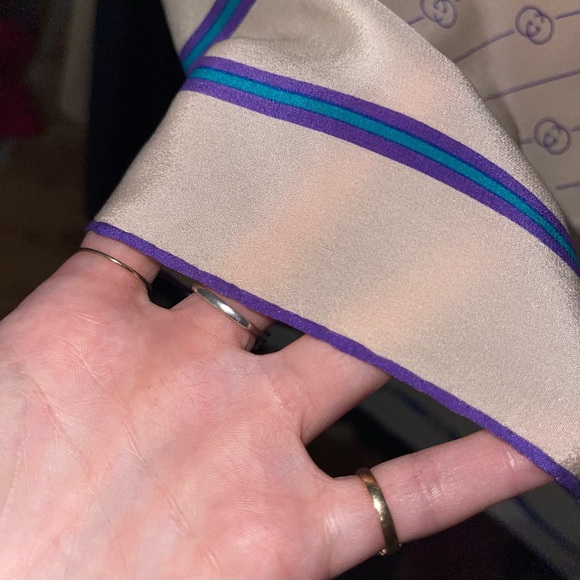 Vtg authentic Gucci silk monogram large scarf - stunning! - Picture 2 of 4